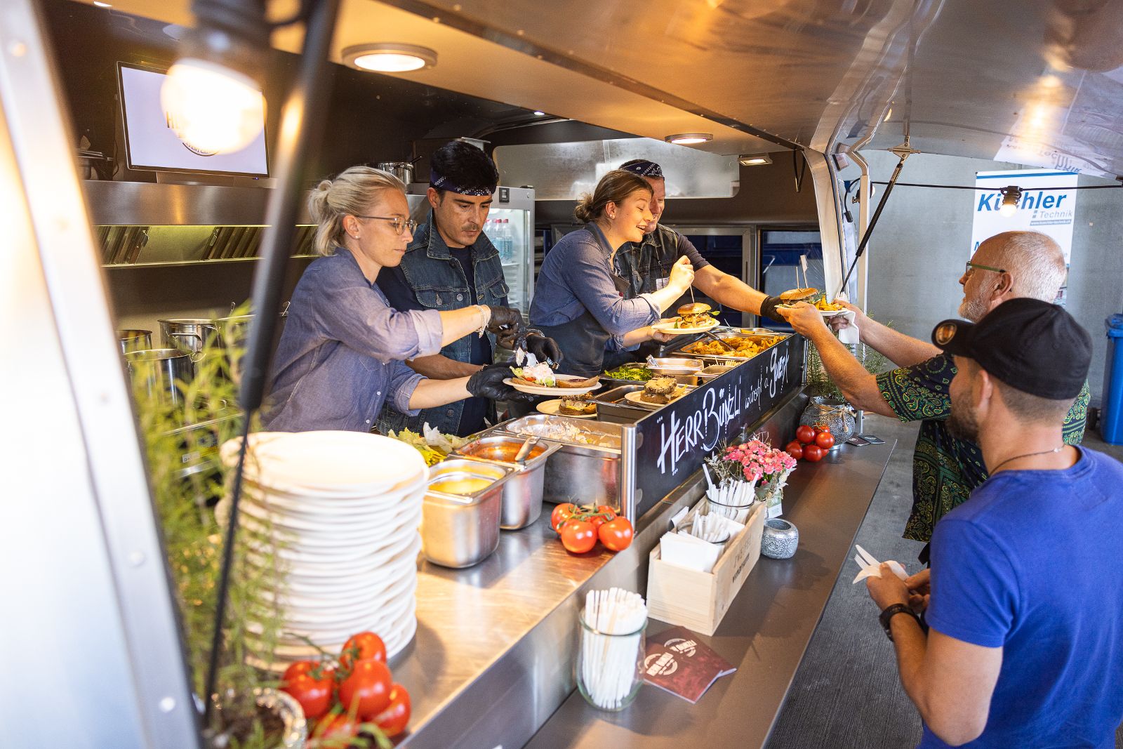 ©Mesch-Küchler Technik-03 Mittagessen-5969.jpg