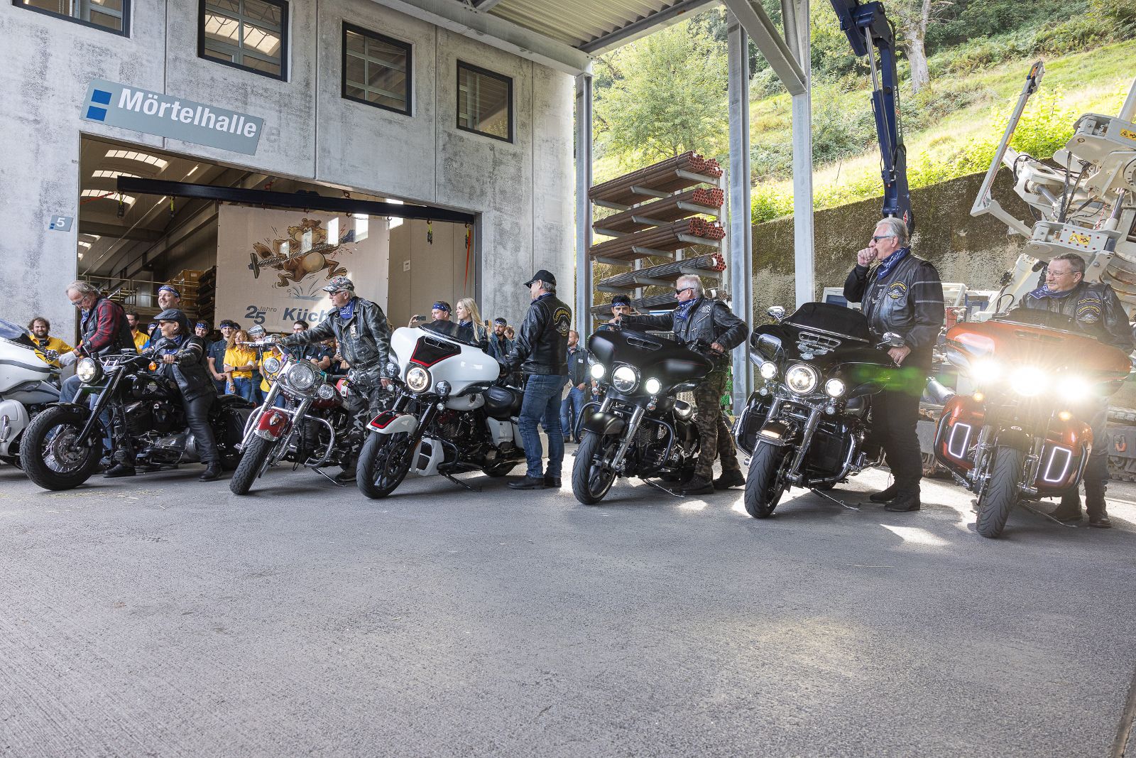 ©Mesch-Küchler Technik-05 Geschenke und Harleys-6275.jpg