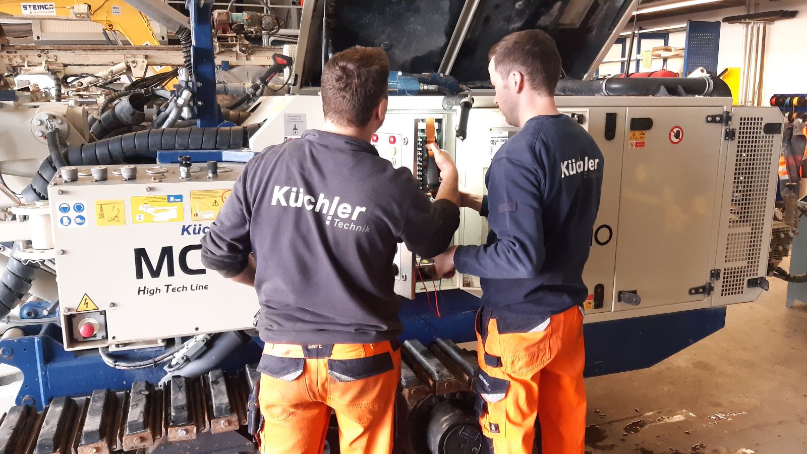 Reparaturen in eigener Werkstatt Service_BT.jpg