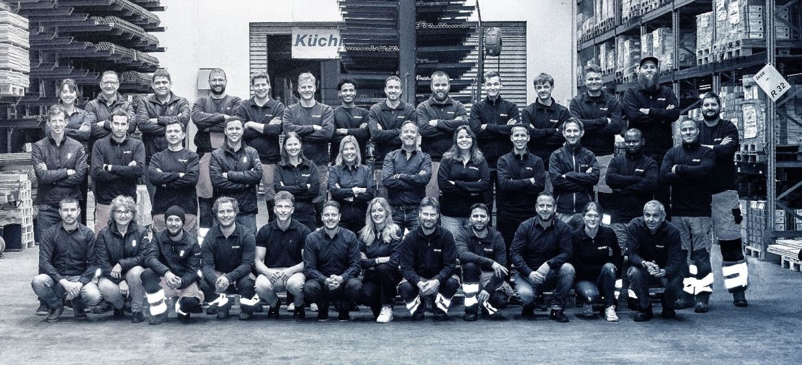 Teamfoto_Blautöne.jpg